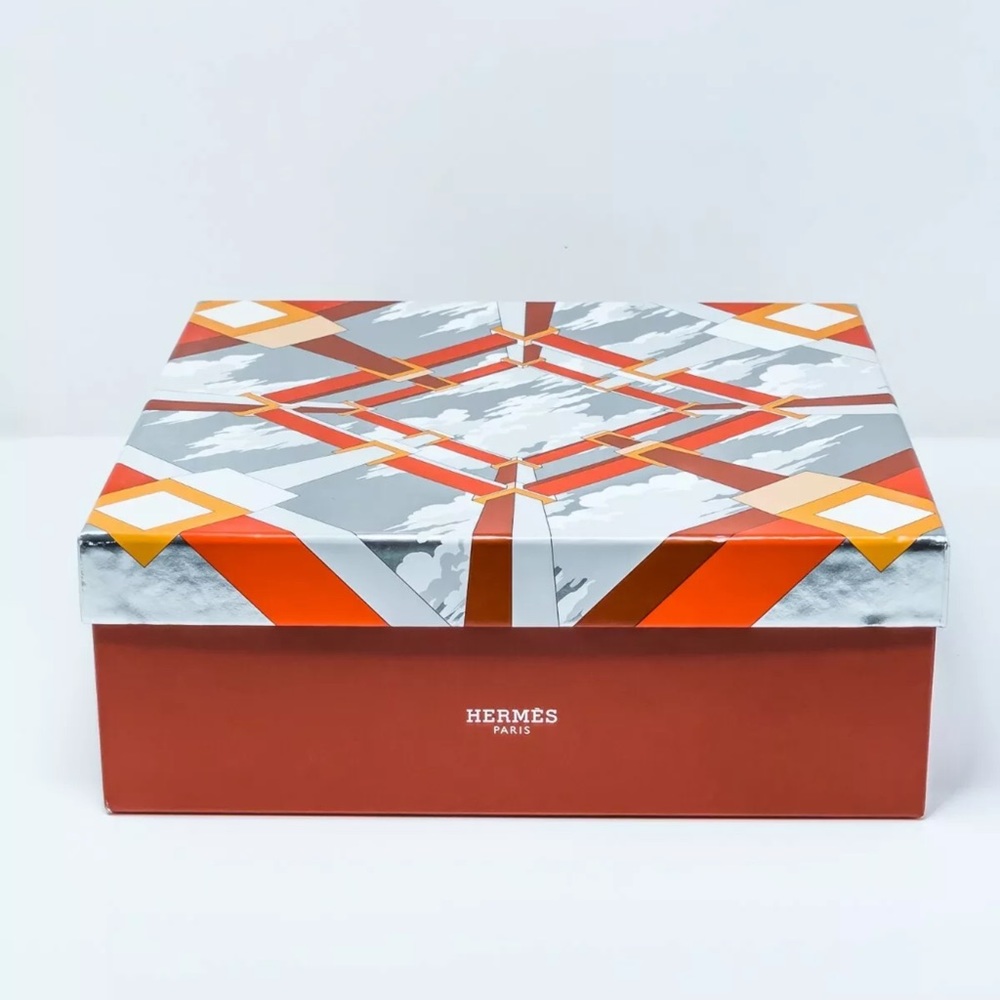 HERMES Empty Gift Box 10"x10"x3.75" with Pillow - Perspective Theme - New